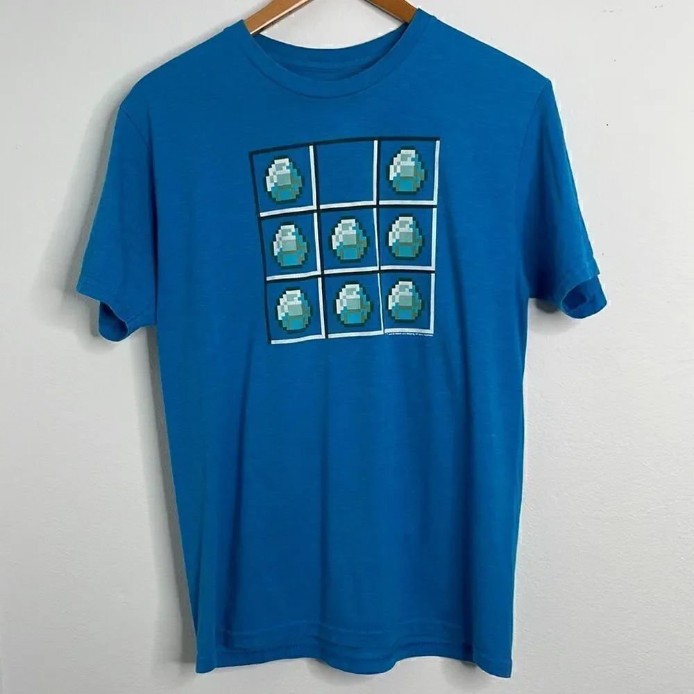Mojang and Jinx Minecraft T-shirt.  Size Medium.